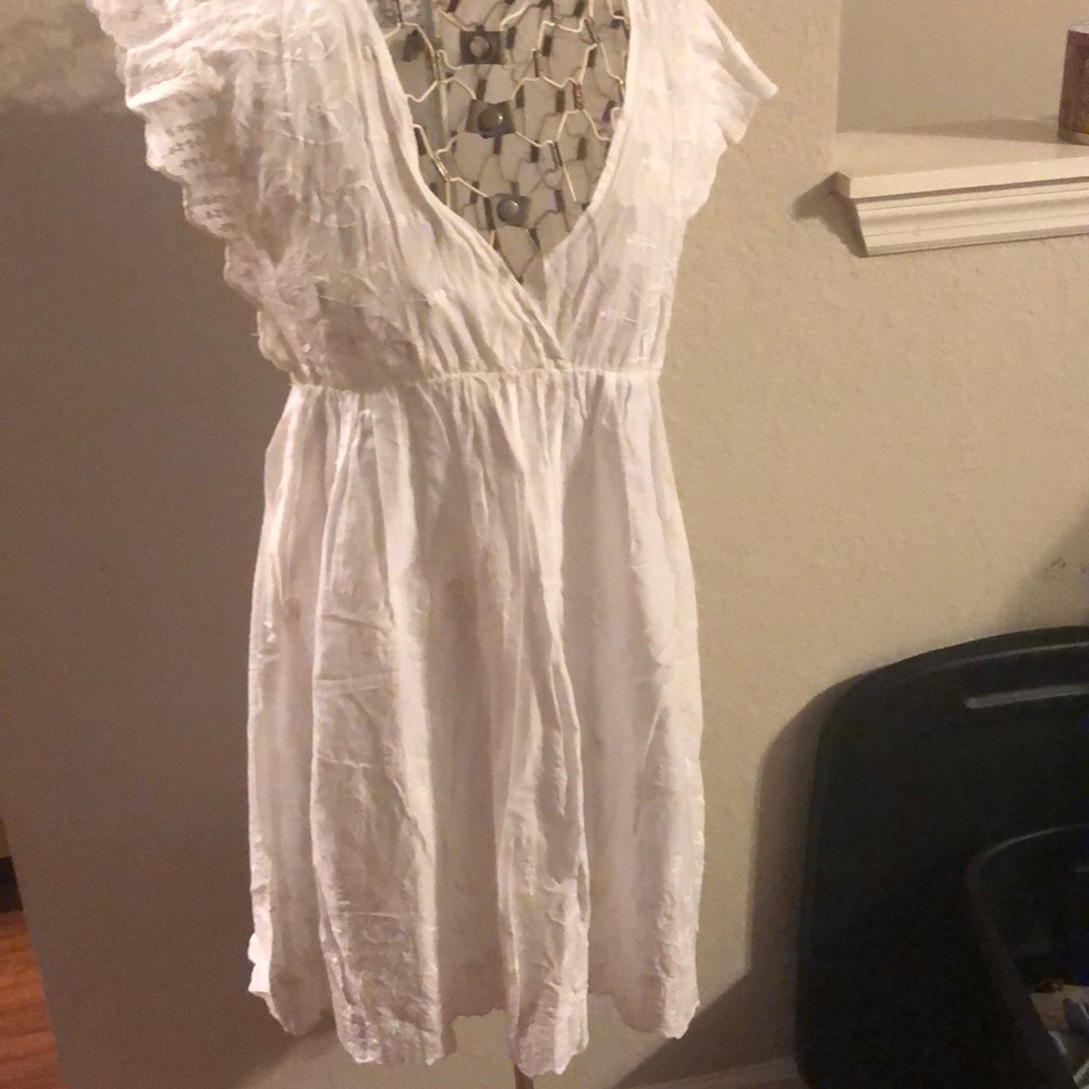 👗NWT Cotton On dress w/embroidery & wing sleeves